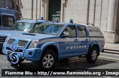 Isuzu D-Max I serie restyle
Polizia di Stato
Artificieri
Allestita Maritan
Decorazione Grafica Artlantis
POLIZIA H2974

Parole chiave: Isuzu D-Max_Iserie_restyle POLIZIAH2974