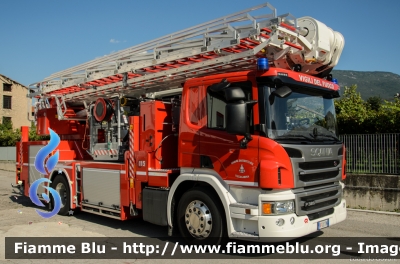 Scania P320 II serie
Vigili del Fuoco
Unione Distrettuale della Vallagarina
Ospitata dal corpo di Mori (TN)
Piattaforma aerea B34 da 34 metri allestimento Rosenbauer
VF 2L1 TN
Parole chiave: Scania P320_IIserie VF2L1TN