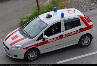 Fiat Grande Punto
Polizia Municipale San Gimignano (SI)
POLIZIA LOCALE YA 049 AH
Parole chiave: Fiat Grande_Punto POLIZIALOCALEYA049AH