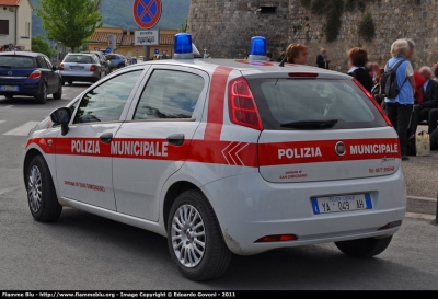 Fiat Grande Punto
Polizia Municipale San Gimignano (SI)
POLIZIA LOCALE YA 049 AH
Parole chiave: Fiat Grande_Punto POLIZIALOCALEYA049AH