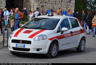 Fiat Grande Punto
Polizia Municipale San Gimignano (SI)
POLIZIA LOCALE YA 049 AH
Parole chiave: Fiat Grande_Punto POLIZIALOCALEYA049AH