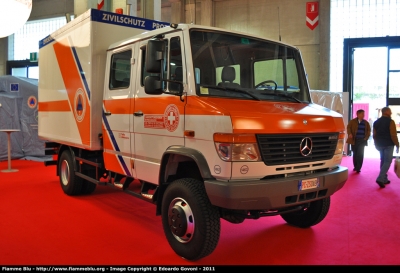 Mercedes-Benz Vario 815D
Croce Bianca Provinciale Bolzano - Weisses Landesleitung Kreuz Bozen
Protezione Civile - Zivilischutz
PC ZS 0A9
Parole chiave: Mercedes-Benz Vario_815D PCZS0A9 Civil_Protect_2011