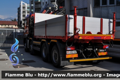 Man TGA 35.440
Vigili del Fuoco
Corpo Permanente di Bolzano
Berufsfeuerwehr Bozen
Autocarro con impianto scarrabile Pichler con cassone e gru Hiab
VF 057 BZ
Parole chiave: Man TGA_35.440 VF057BZ