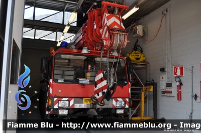 Liebherr LTM 1050 8x6
Vigili del Fuoco
Corpo Permanente di Bolzano
Berufsfeuerwehr Bozen
AutoGru da 50 ton
VF 035 BZ
Parole chiave: Liebherr LTM_1050_8x6 VF035BZ