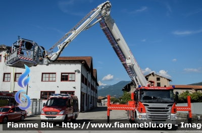 Scania P320 II serie
Vigili del Fuoco
Unione Distrettuale della Vallagarina
Ospitata dal corpo di Mori (TN)
Piattaforma aerea B34 da 34 metri allestimento Rosenbauer
VF 2L1 TN
Parole chiave: Scania P320_IIserie VF2L1TN