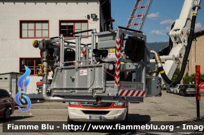 Scania P320 II serie
Vigili del Fuoco
Unione Distrettuale della Vallagarina
Ospitata dal corpo di Mori (TN)
Piattaforma aerea B34 da 34 metri allestimento Rosenbauer
VF 2L1 TN
Parole chiave: Scania P320_IIserie VF2L1TN