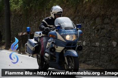 Bmw R850RT II serie
Polizia di Stato
Polizia Stradale
in scorta al Giro d'Italia 2015
Parole chiave: Bmw R850RT_IIserie Giro_Italia_2015