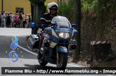 Bmw R850RT II serie
Polizia di Stato
Polizia Stradale
in scorta al Giro d'Italia 2015
POLIZIA G0409
Parole chiave: Bmw R850RT_IIserie POLIZIAG0409 Giro_Italia_2015