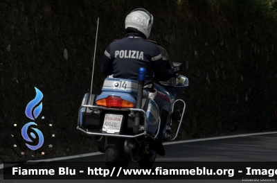 Bmw R850RT II serie
Polizia di Stato
Polizia Stradale
in scorta al Giro d'Italia 2015
POLIZIA G0409
Parole chiave: Bmw R850RT_IIserie POLIZIAG0409 Giro_Italia_2015