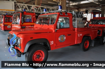 Land Rover Defender 110 HCPU
Vigili del Fuoco
Corpo Permanente di Bolzano
Berufsfeuerwehr Bozen
Allestimento BAI
VF 020 BZ
Parole chiave: Land-Rover Defender_110_HCPU VF020BZ