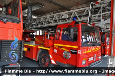 Renault M EPA 30
Vigili del Fuoco
Corpo Permanente di Bolzano
Berufsfeuerwehr Bozen
AutoScala da 30 metri allestimento Camiva
VF 061 BZ
Parole chiave: Renault M_EPA_30 VF061BZ