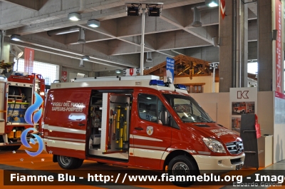 Mercedes-Benz Sprinter III serie
Vigili del Fuoco
Corpo Permanente di Aosta
Polisoccorso allestimento Kofler Fahrzeugbau
Parole chiave: Mercedes-Benz Sprinter_IIIserie Civil_Protect_2011