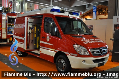 Mercedes-Benz Sprinter III serie
Vigili del Fuoco
Corpo Permanente di Aosta
Polisoccorso allestimento Kofler Fahrzeugbau
Parole chiave: Mercedes-Benz Sprinter_IIIserie Civil_Protect_2011