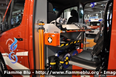 Mercedes-Benz Sprinter III serie
Vigili del Fuoco
Corpo Volontario di Settequerce - Siebeneich (BZ)
VF FW 32B
Parole chiave: Mercedes-Benz Sprinter_IIIserie VFFW32B Civil_Protect_2011