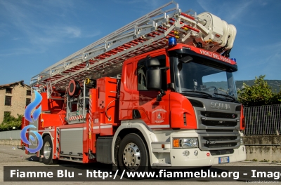 Scania P320 II serie
Vigili del Fuoco
Unione Distrettuale della Vallagarina
Ospitata dal corpo di Mori (TN)
Piattaforma aerea B34 da 34 metri allestimento Rosenbauer
VF 2L1 TN
Parole chiave: Scania P320_IIserie VF2L1TN