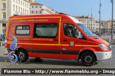 Mercedes-Benz Sprinter III serie
France - Francia
Marins Pompiers de Marseille
RES - 11 - PLB 03
Allestimento Sanicar di Gruau
Parole chiave: Mercedes-Benz Sprinter_IIIserie Ambulanza