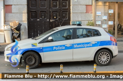 Fiat Nuova Bravo
Polizia Municipale Castellammare di Stabia (NA)
POLIZIA LOCALE YA 594 AG
Parole chiave: Fiat Nuova_Bravo POLIZIALOCALEYA594AG