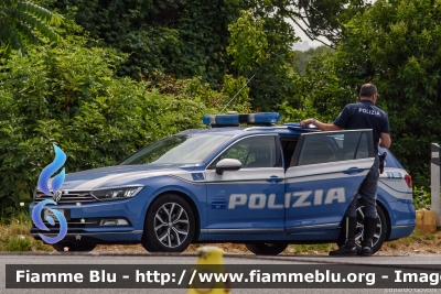 Volkswagen Passat Variant VIII serie
Polizia di Stato
Polizia Stradale in servizio sulla rete autostradale SALT
POLIZIA M0647
Parole chiave: Volkswagen Passat_Variant_VIIIserie POLIZIAM0647