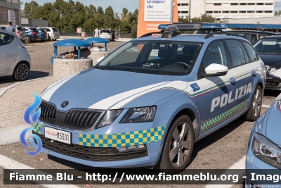 Skoda Octavia Wagon V serie
Polizia di Stato
Polizia Stradale
Allestimento Focaccia
Decorazione Grafica Artlantis
POLIZIA M5301
Parole chiave: Skoda Octavia_Wagon_Vserie POLIZIAM5301