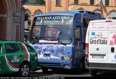 Iveco 100E18
Polizia di Stato
Polizia Stradale
"Pullman Azzurro"
in scorta al Giro d'Italia 2011
POLIZIA D7760
Parole chiave: Iveco 100E18 POLIZIAD7760