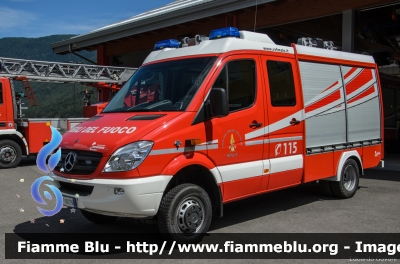 Mercedes-Benz Sprinter 519 4x4 III serie
Vigili del Fuoco
Distretto della Val Di Sole
Corpo Volontario di Malè (TN)
Polisoccorso allestimento Brandschutz
VF 0K0 TN
Parole chiave: Mercedes-Benz Sprinter_4x4_IIIserie VF0K0TN