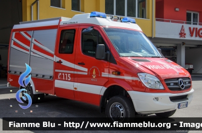 Mercedes-Benz Sprinter 519 4x4 III serie
Vigili del Fuoco
Distretto della Val Di Sole
Corpo Volontario di Malè (TN)
Polisoccorso allestimento Brandschutz
VF 0K0 TN
Parole chiave: Mercedes-Benz Sprinter_4x4_IIIserie VF0K0TN