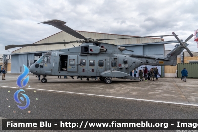 Agusta-Westland EH-101 TTH Mk410
Marina Militare
I° gruppo elicotteri
MariStaEli Luni
MM 81494
s/n 2-15
Parole chiave: Agusta-Westland EH-101_TTH_Mk410