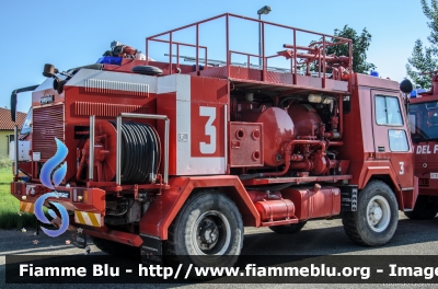 Sirmac Rampini 524D 4x4 Rambo
Vigili del Fuoco
Distaccamento Aeroportuale di Pisa
*Dismesso*
VF 16152
Parole chiave: Sirmac Rampini 524D_4x4_Rambo VF16152