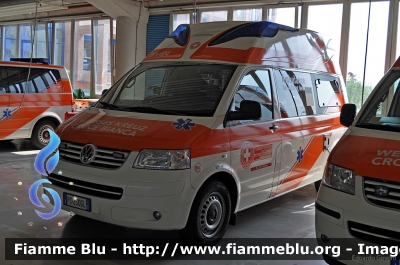 Volkswagen Transporter T5
Weisses Kreuz Bozen
Croce Bianca Bolzano
Ambulanza da Trasporto/KTW
Allestimento "Hornis Silverline"
di Ambulanz Mobile
In convenzione ADAC
WK 404
PC ZS0GL
Parole chiave: Volkswagen Transporter_T5 Ambulanza PCZS0GL