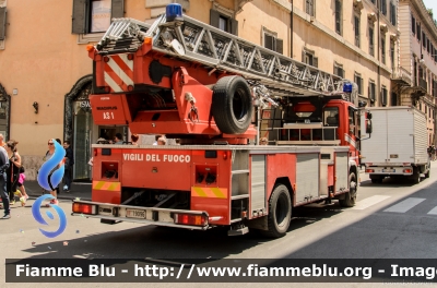 Iveco EuroFire 150E27 I serie
Vigili del Fuoco
Comando Provinciale di Roma
VF 19096
Parole chiave: Iveco EuroFire_150E27_Iserie VF19096