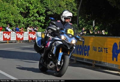 Ducati Multistrada Touring
Polizia di Stato
Polizia Stradale
in scorta al Giro d'Italia 2011
Parole chiave: Ducati Multistrada_Touring