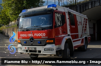 Mercedes-Benz Atego 1328 4x4 I serie
Vigili del Fuoco
Unione distrettuale di Cles
Corpo Volontario di Livo (TN)
allestimento Rosenbauer
VF G83 TN
Parole chiave: Mercedes-Benz Atego_1328_4x4_Iserie VFG83TN