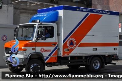 Mercedes-Benz Vario 815D
Croce Bianca Provinciale Bolzano 
Weisses Landesleitung Kreuz Bozen
Protezione Civile - Zivilischutz
PC ZS 0BY
Parole chiave: Mercedes-Benz Vario_815D PCZS0BY