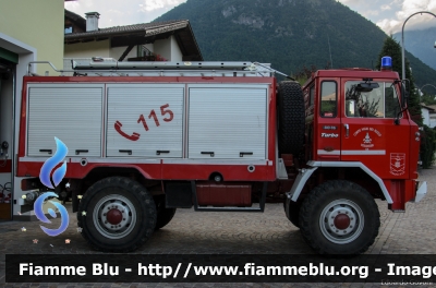 Iveco 80-16
Vigili del Fuoco
Unione distrettuale di Cles
Corpo Volontario di Cis (TN)
Allestito Baribbi, ricondizionato Rosenbauer
VF 3A8 TN
Parole chiave: Iveco 80-16 VF3A8TN