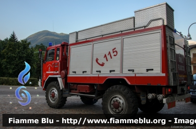 Iveco 80-16
Vigili del Fuoco
Unione distrettuale di Cles
Corpo Volontario di Cis (TN)
Allestito Baribbi, ricondizionato Rosenbauer
VF 3A8 TN
Parole chiave: Iveco 80-16 VF3A8TN