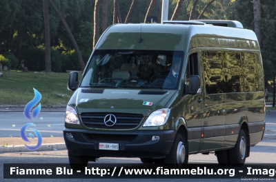 Mercedes-Benz Sprinter III serie
Marina Militare Italiana
Allestimento Sitcar
MM BK 985
Parole chiave: Mercedes-Benz Sprinter_IIIserie MMBK985 Festa_della_Republica_2014