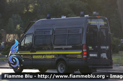 Iveco Daily V serie
Guardia di Finanza
Automezzo per Ordine Pubblico
Allestimento Sperotto
GdiF 377 BH
Parole chiave: Iveco Daily_Vserie GdiF377BH Festa_della_Repubblica_2014