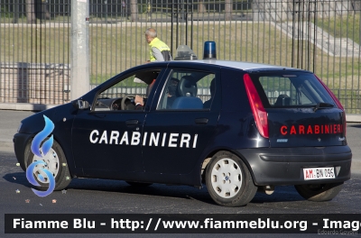 Fiat Punto II serie
Carabinieri
Polizia Militare presso Aeronautica Militare
AM BN 096
Parole chiave: Fiat Punto_IIserie AMBN096 Festa_della_Republica_2014