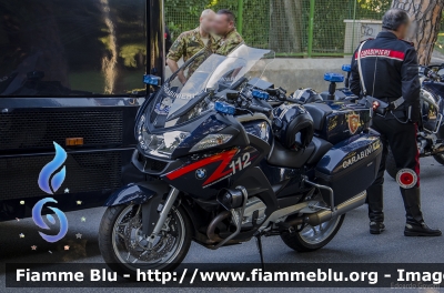 Bmw R1200RT III serie
Carabinieri
Nucleo Operativo e RadioMobile
con logo bicentenario
Parole chiave: Bmw R1200RT_IIIserie Festa_della_Republica_2014