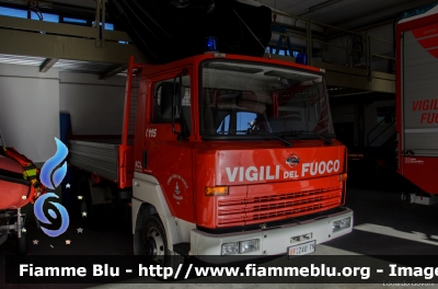 Nissan L35.09 Eco-T 100
Vigili del Fuoco
Unione distrettuale di Cles
Corpo Volontario di Taio (TN)
VF Z40 TN 
Parole chiave: Nissan L35.09_Eco-T_100 VFZ40TN