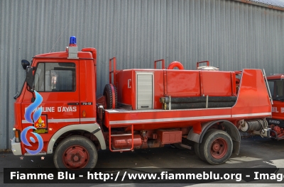 Iveco OM 79-13
Vigili del Fuoco
Corpo Volontario di Ayas (AO)
Mezzo alienato e ceduto a un corpo volontario in Sud America, al momento della foto ricoverato presso il comando provinciale di Reggio Emilia
Parole chiave: Iveco OM 79-13