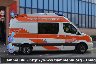 Mercedes-Benz Sprinter III serie
Croce Bianca Bolzano
Weisses Kreuz Bozen
Ambulanza da Soccorso/RTW Allestimento "Delfis" di Ambulanz Mobile
WK 405
PC ZS0FH 
Parole chiave: Mercedes-Benz Sprinter_IIIserie Ambulanza PCZS0FH