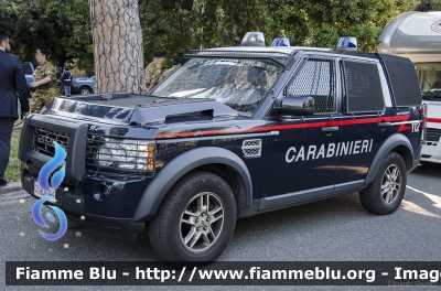 Land Rover Discovery 4
Carabinieri
VIII Battaglione "Lazio"
CC BJ 066
Parole chiave: Land-Rover Discovery_4 CCBJ066 Festa_della_Repubblica_2014