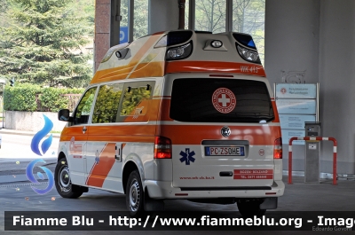 Volkswagen Transporter T5
Weisses Kreuz Bozen
Ambulanza da Trasporto/KTW
Allestimento "Hornis Silverline" di Ambulanz Mobile
WK 413
PC ZS0HE
Parole chiave: Volkswagen Transporter_T5 Ambulanza PCZS0HE