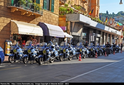 Bmw r850rt II serie
Polizia di Stato
Polizia Stradale
in scorta al Giro d'Italia 2011
Parole chiave: Bmw r850rt_IIserie