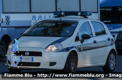 Fiat Grande Punto
Polizia Roma Capitale
Parole chiave: Fiat Grande_Punto Festa_della_Republica_2014