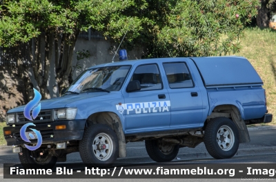 Toyota Hilux II serie
Polizia di Stato
POLIZIA B2051
Parole chiave: Toyota Hilux_IIserie POLIZIAB2051 Festa_della_Repubblica_2014