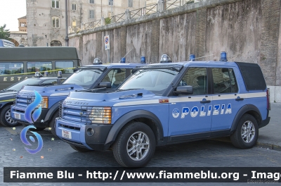 Land-Rover Discovery 3
Polizia di Stato
I Reparto Mobile di Roma
POLIZIA H0001
POLIZIA H0002
Parole chiave: Land-Rover Discovery_3 POLIZIAH0002 POLIZIAH0001 Festa_della_Republica_2014