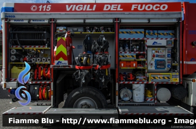 Man TGM 13.280 4x4 II serie
Vigili del Fuoco
Unione distrettuale di Cles
Corpo Volontario di Tuenno (TN)
AutoPompa allestimento Iveco Magirus
VF 8H2 TN
Parole chiave: Man TGM_13.280_4x4_IIserie VF8H2TN