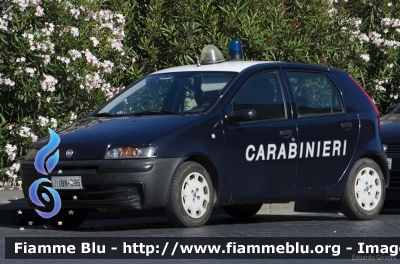 Fiat Punto II serie
Carabinieri
Polizia Militare presso Aeronautica Militare
AM BN 096
Parole chiave: Fiat Punto_IIserie AMBN096 Festa_della_Republica_2014